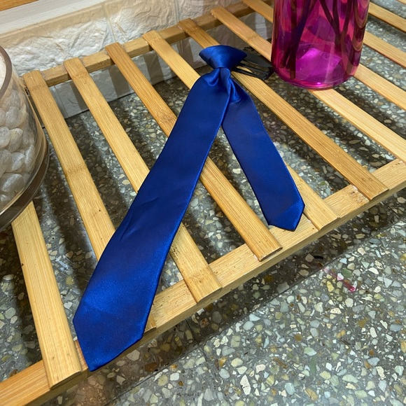 Dockers Boys Clip on Tie - Picture 4 of 5